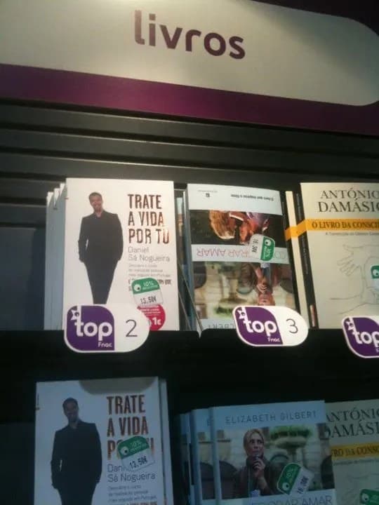 Trate a Vida Por Tu na prateleira Top 2 da Fnac